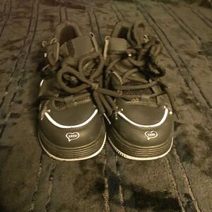 SHEIN Black and White Heart Sneakers